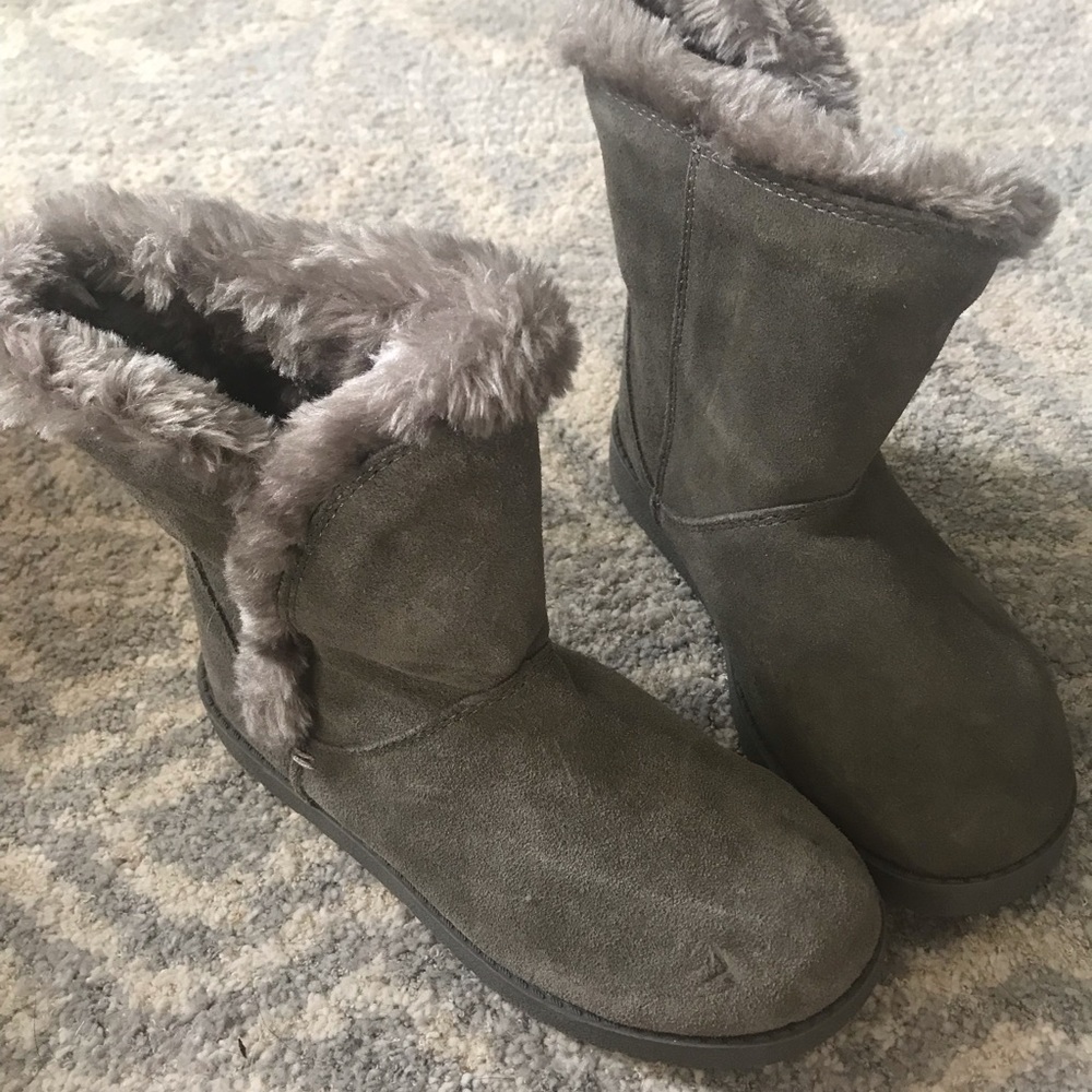 4/$20 Women’s Boots